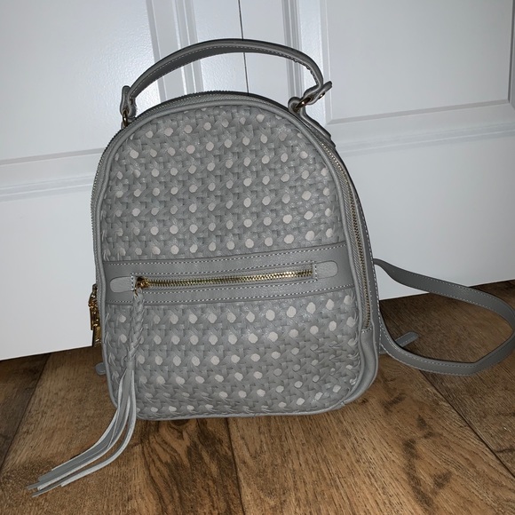 SOLD Gray woven backpack - Picture 6 of 7